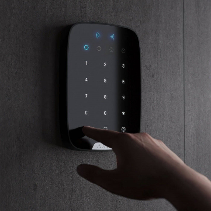 Бездротова сенсорна клавіатура Ajax Keypad Plus, jeweller, бездротовий, чорний (26077.83.BL1)